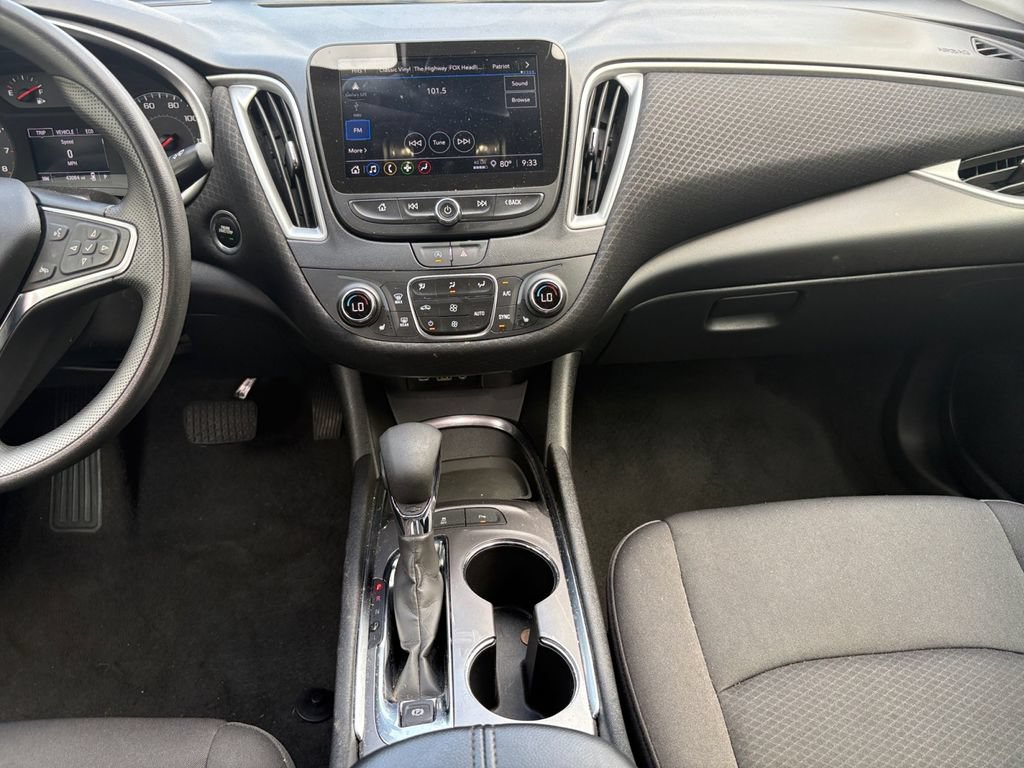 Used 2024 Chevrolet Malibu LT FWD image 11