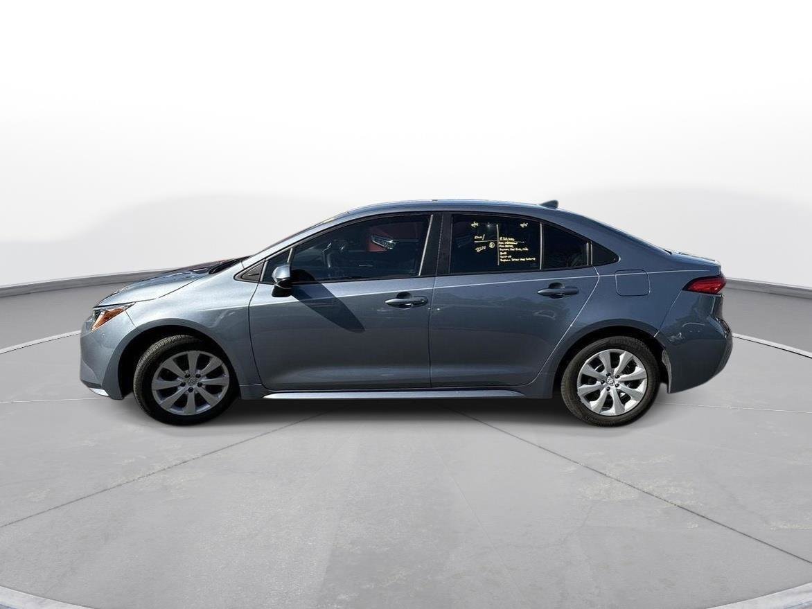 Used 2021 Toyota Corolla LE image 9