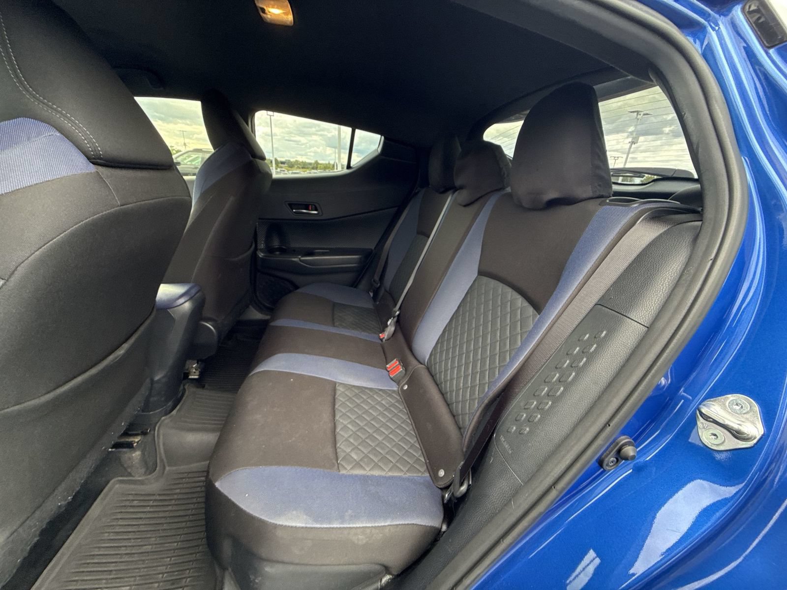 Used 2020 Toyota C-HR XLE FWD image 21