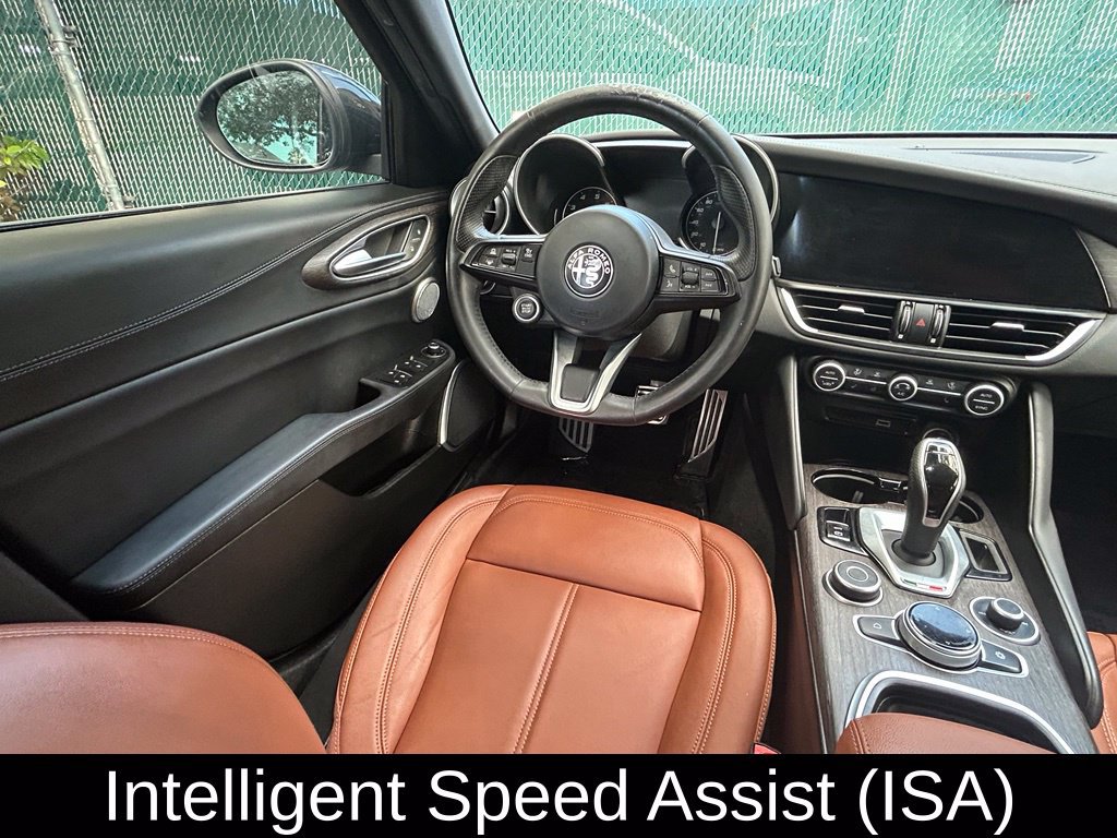 Used 2022 Alfa Romeo Giulia Ti RWD image 9