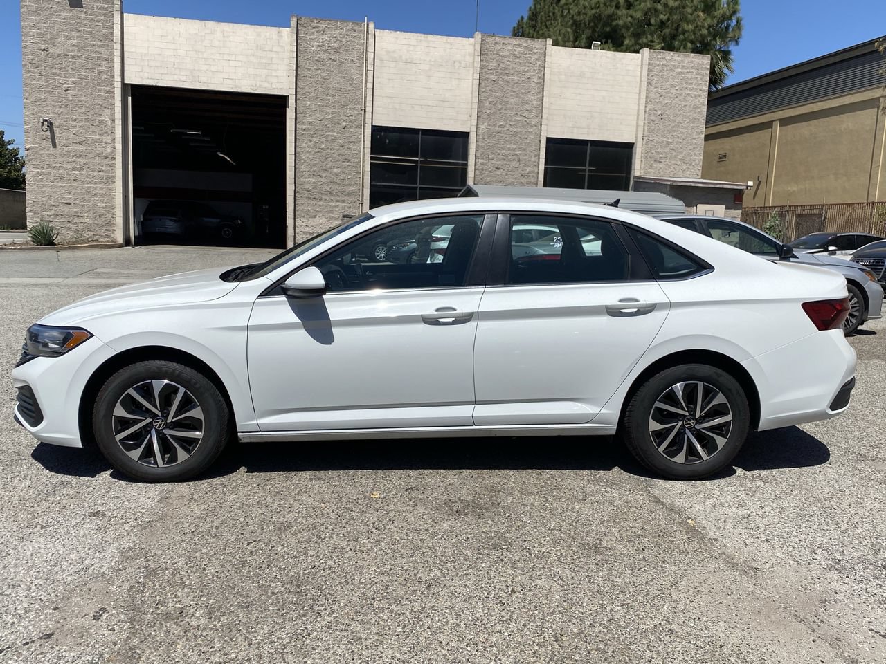 Used 2024 Volkswagen Jetta S FWD image 3