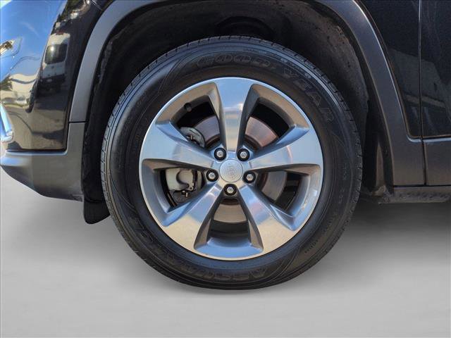 Used 2019 Jeep Cherokee Limited image 24