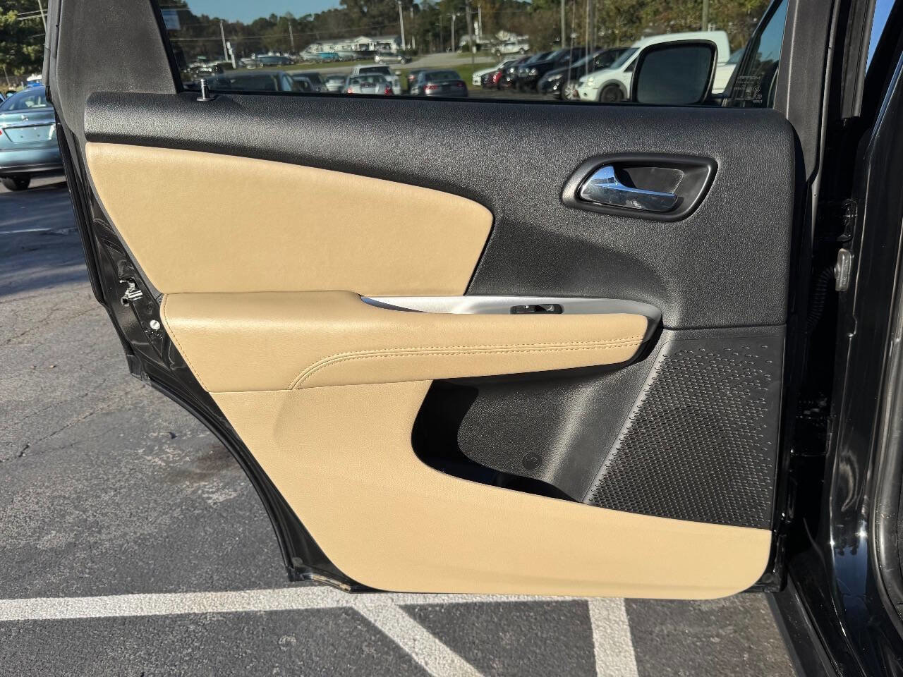 Used 2018 Dodge Journey SXT image 16