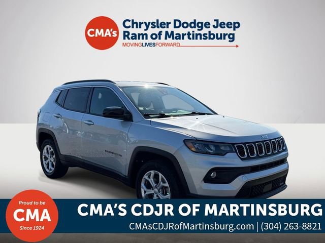 Used 2024 Jeep Compass Latitude image 1