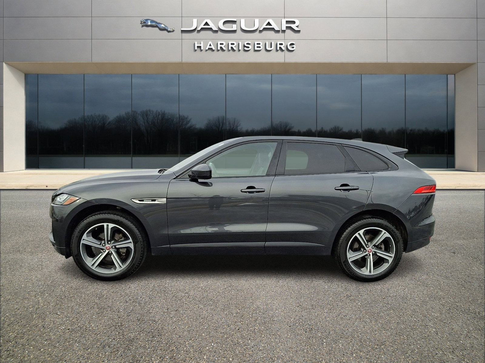 Used 2020 Jaguar F-PACE R-Sport AWD/4WD image 2