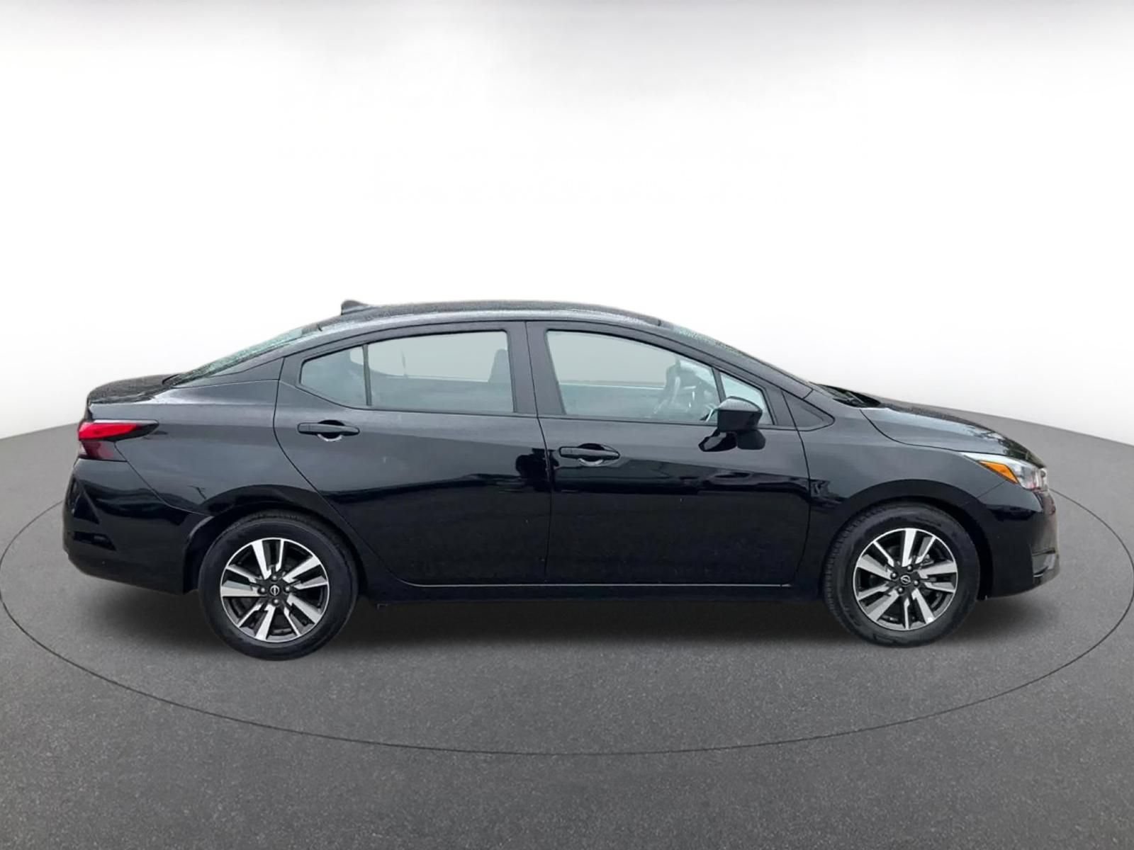 Used 2025 Nissan Versa SV FWD image 13