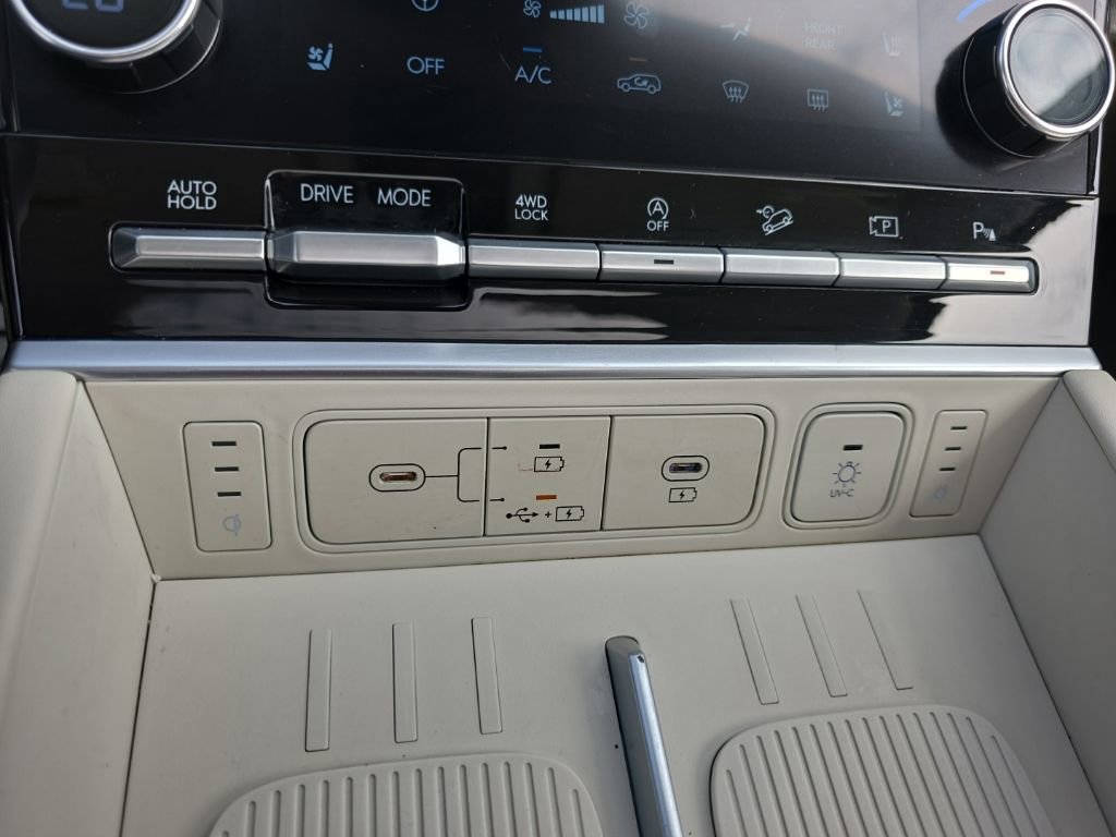 Used 2024 Hyundai Santa Fe Calligraphy image 16