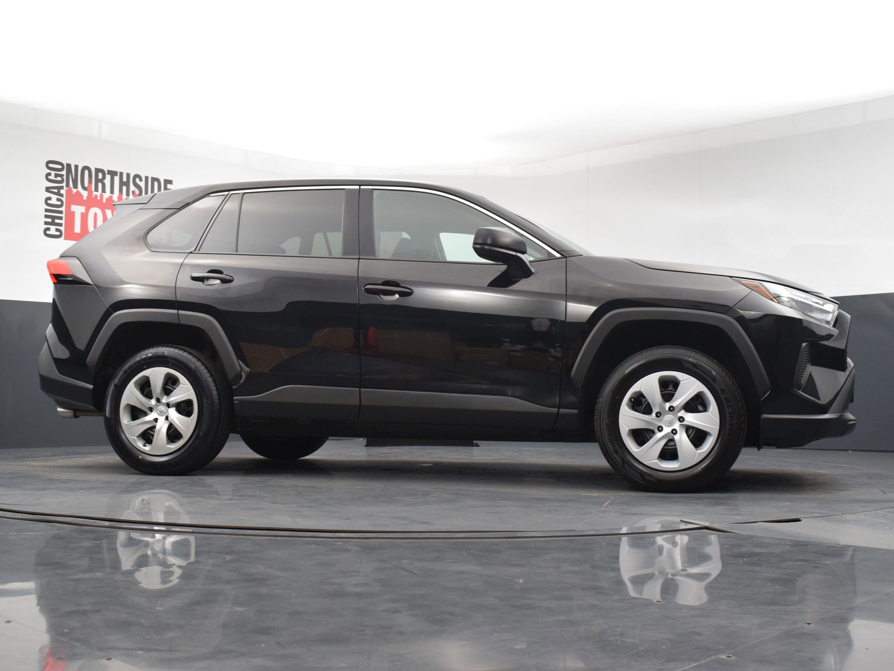Used 2024 Toyota RAV4 LE AWD/4WD image 27