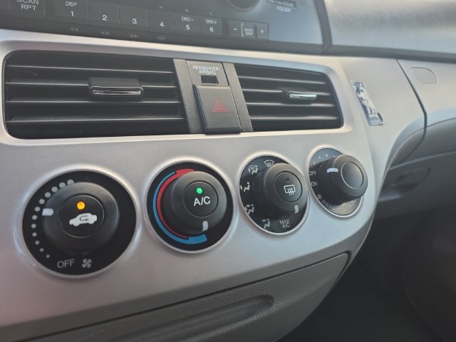 Used 2010 Honda Odyssey LX image 21