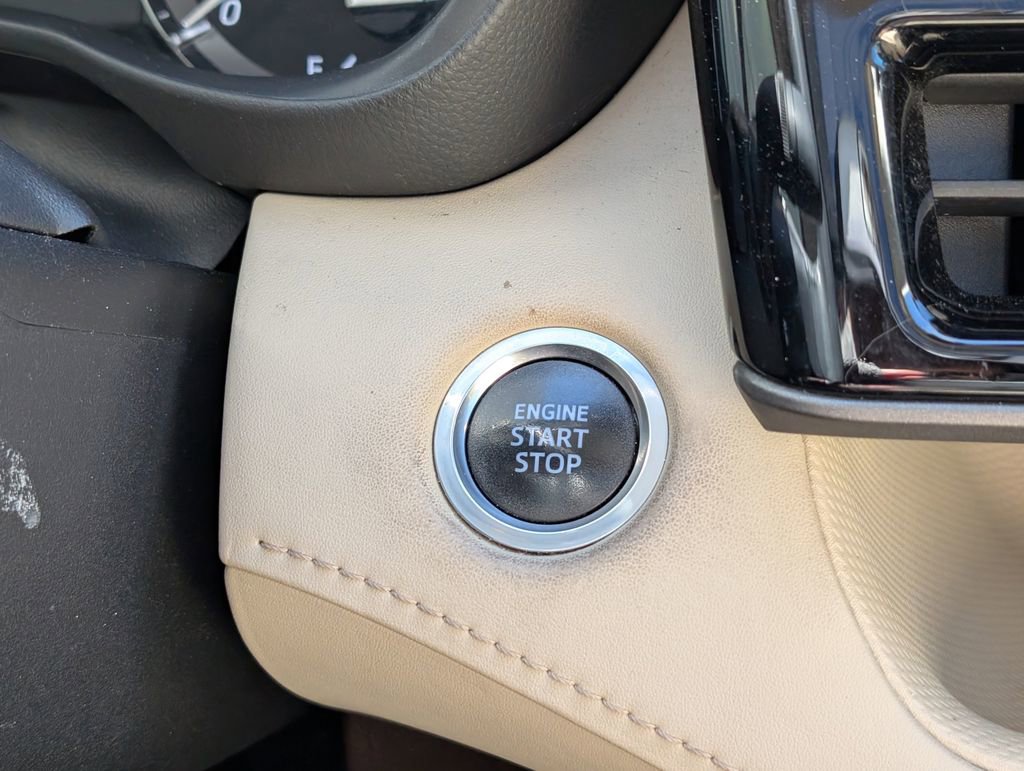 Used 2020 Toyota Highlander XLE image 20