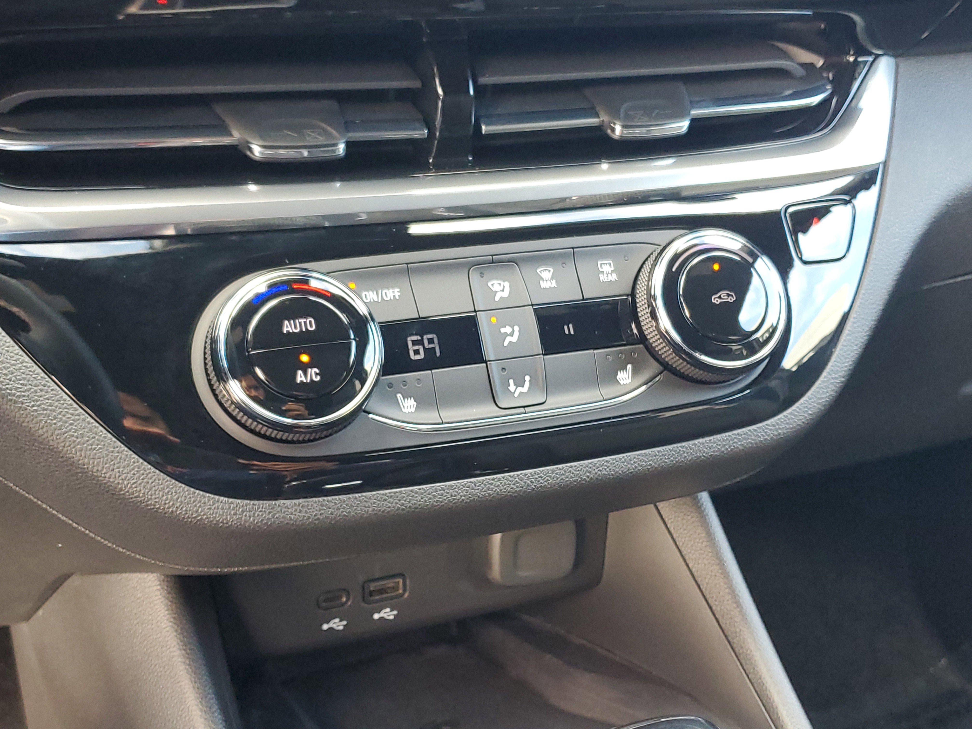 Used 2024 Buick Envista Sport Touring w/ Convenience I Package image 22