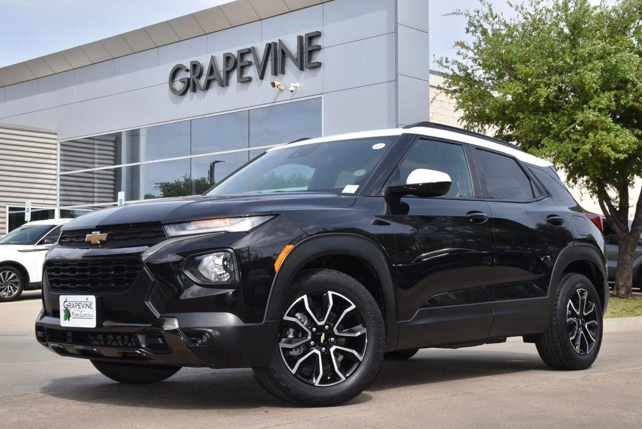 Used 2023 Chevrolet TrailBlazer ACTIV FWD image 2
