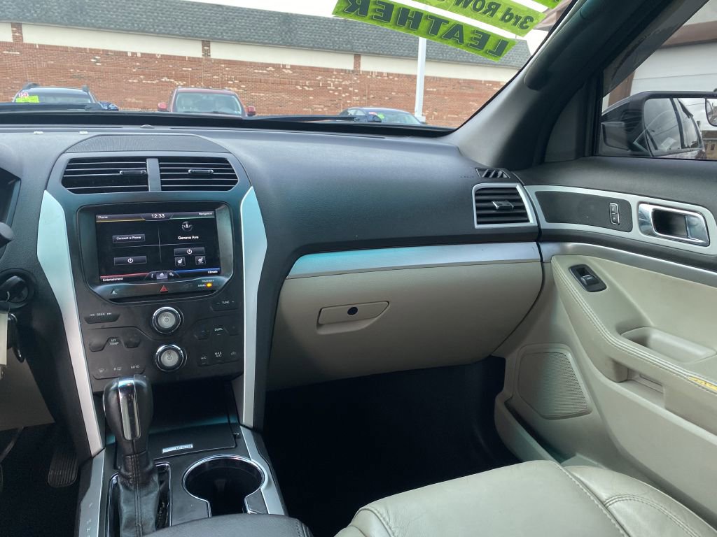 Used 2015 Ford Explorer XLT w/ Equipment Group 202A image 10