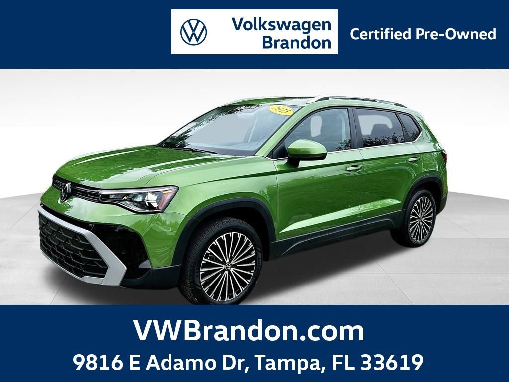 Certified 2025 Volkswagen Taos SE w/ Panoramic Sunroof Package image 1