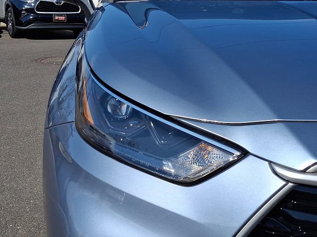 Used 2023 Toyota Highlander XLE AWD/4WD image 9