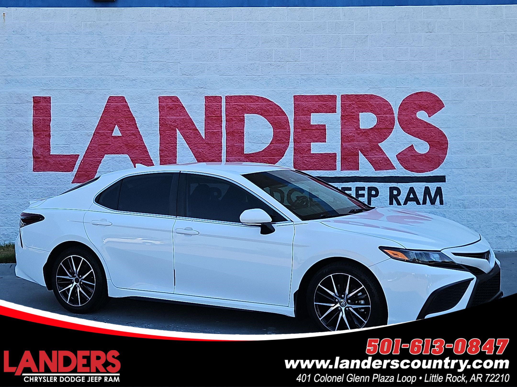 Used 2023 Toyota Camry SE w/ Convenience Package FWD image 1
