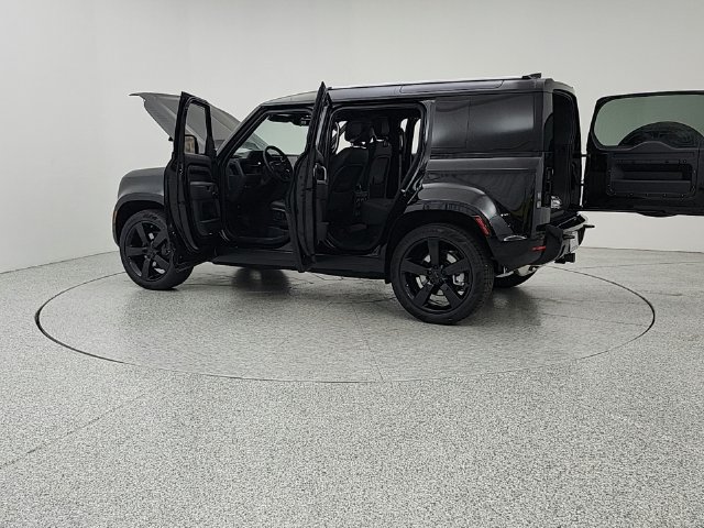 New 2026 Land Rover Defender 110 X-Dynamic SE AWD/4WD image 12