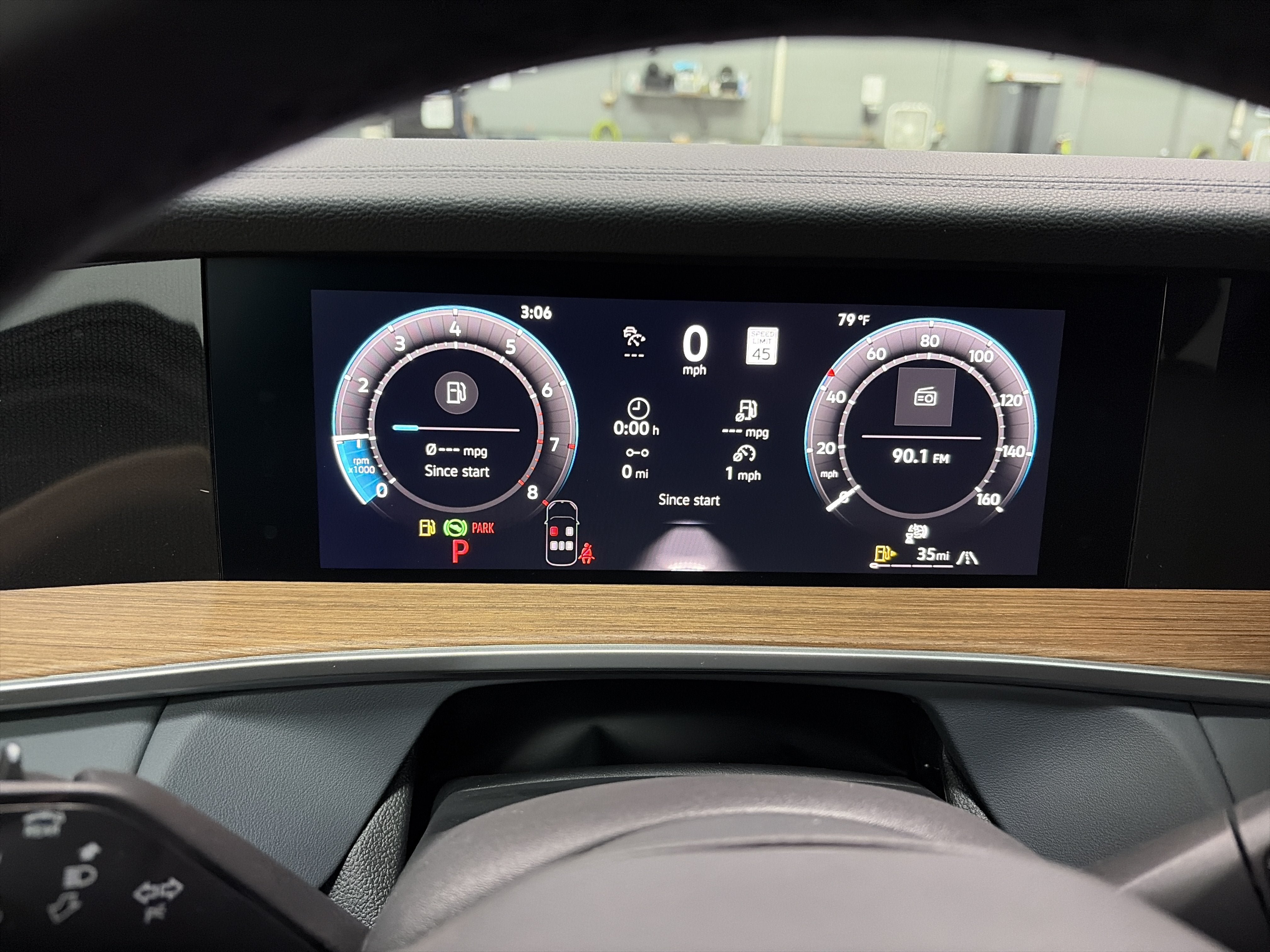 New 2026 Volkswagen Tiguan SEL R-Line AWD/4WD image 18