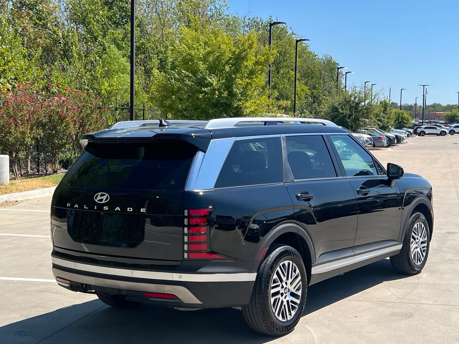 Used 2026 Hyundai Palisade SEL FWD image 12
