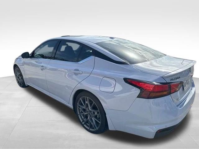 Used 2024 Nissan Altima 2.0 SR image 12