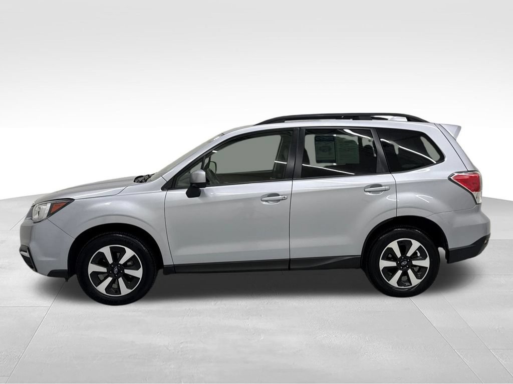 Used 2018 Subaru Forester 2.5i Premium w/ All-Weather Package AWD/4WD image 3
