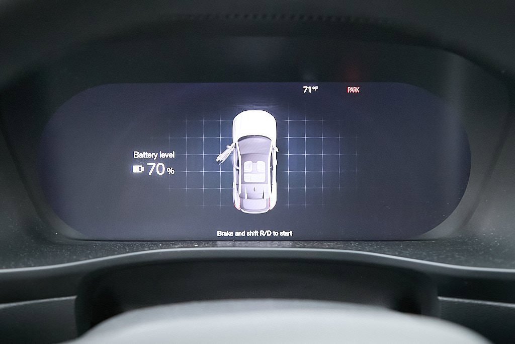 Certified 2023 Volvo C40 Recharge Core w/ Protection Package Premier image 14