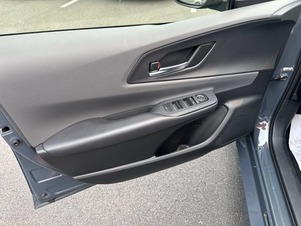 Used 2024 Toyota Prius XLE FWD image 11