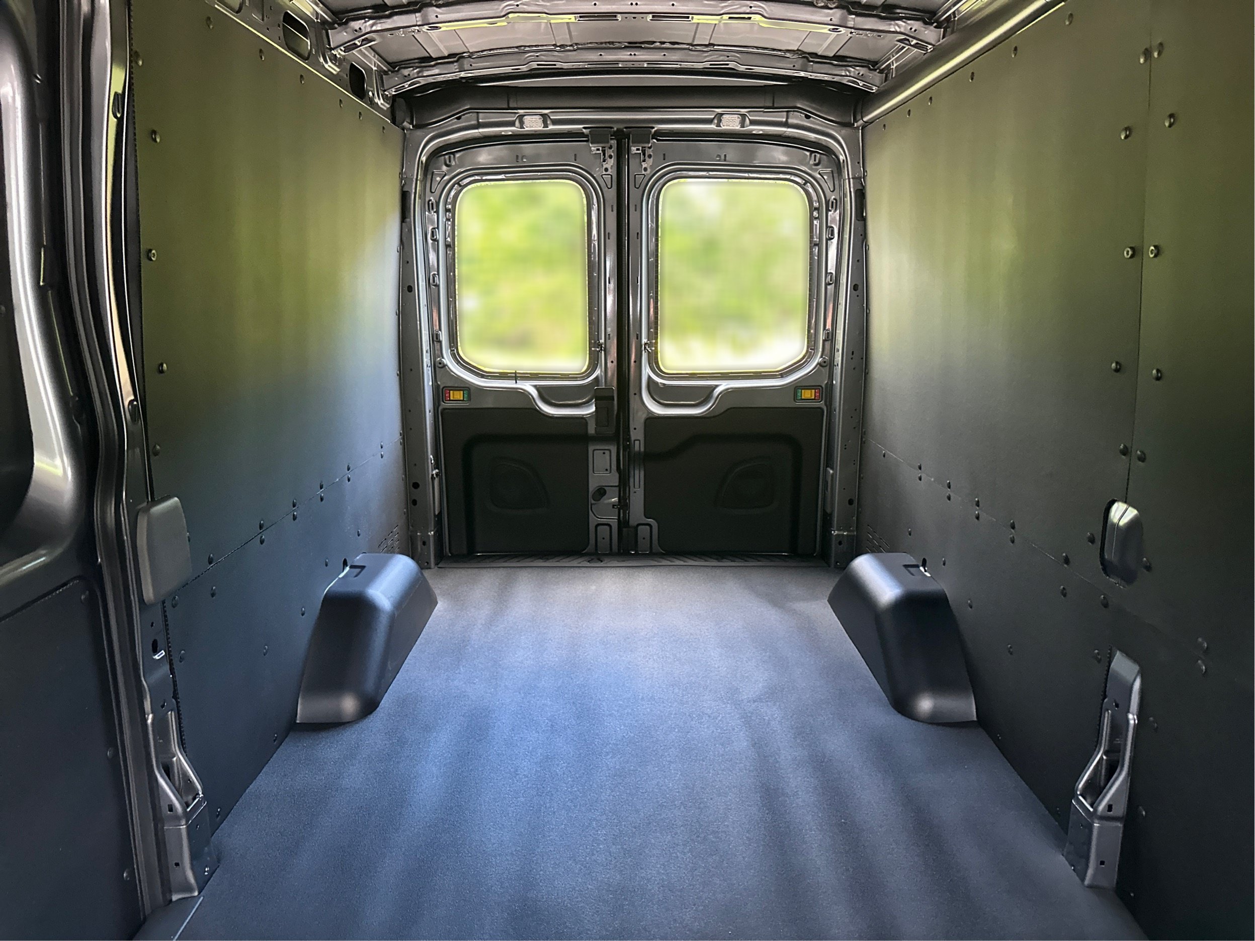 New 2026 Ford Transit 250 148 Medium Roof w/ Load Area Protection Package RWD image 29