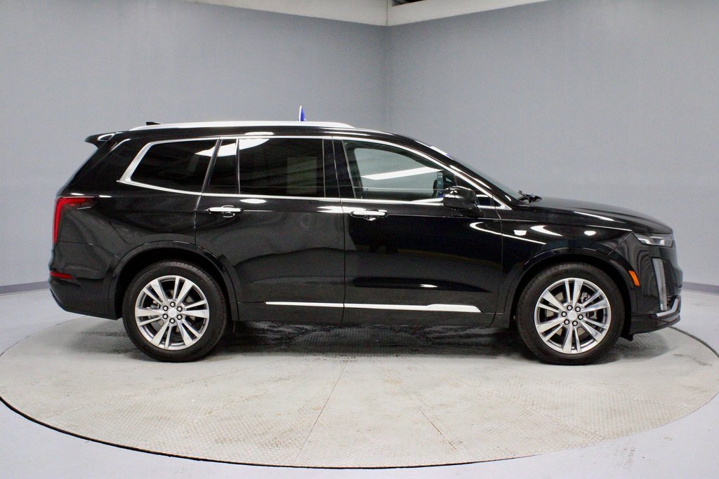 Used 2025 Cadillac XT6 Premium Luxury image 13