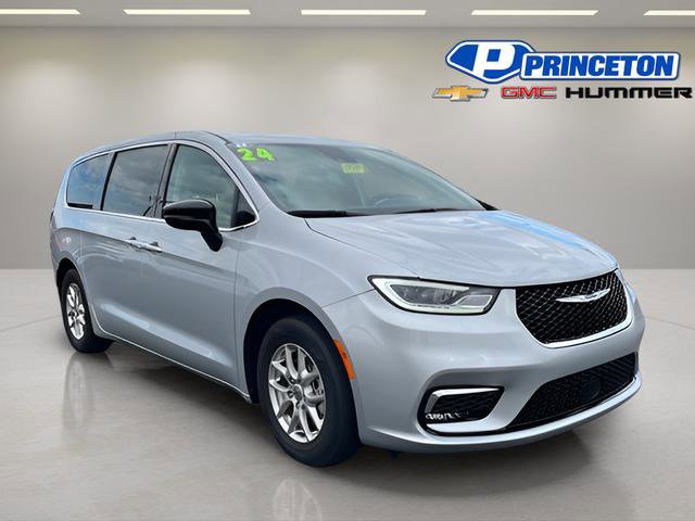 Used 2024 Chrysler Pacifica Touring-L FWD image 1