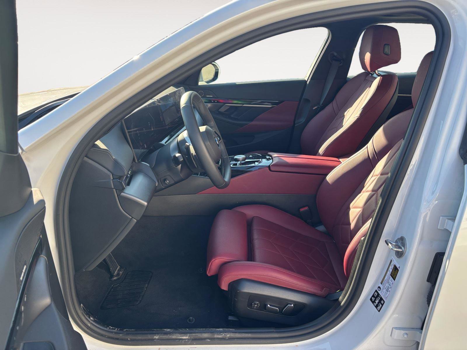 Certified 2025 BMW 540i xDrive w/ Premium Package image 20