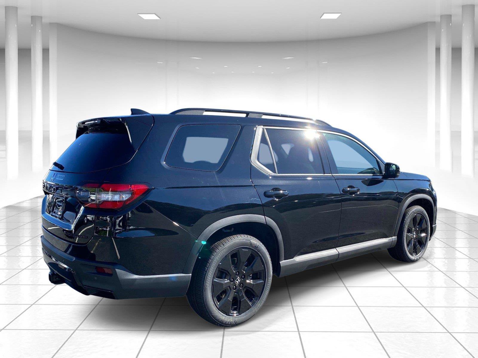 New 2026 Honda Pilot Black Edition image 4
