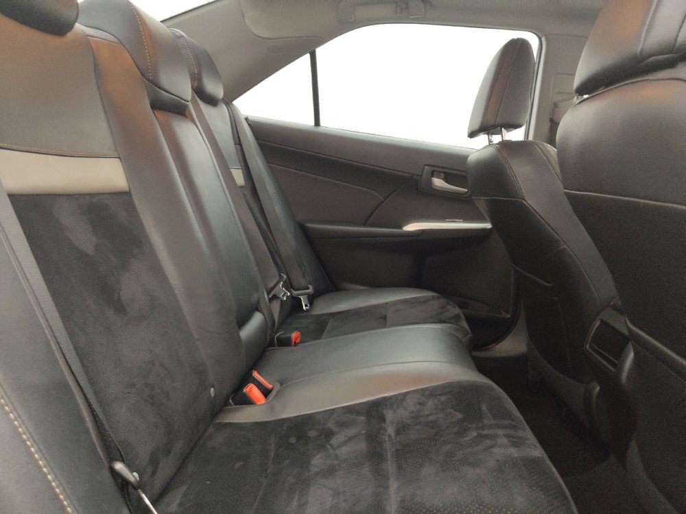 Used 2014 Toyota Camry SE image 19