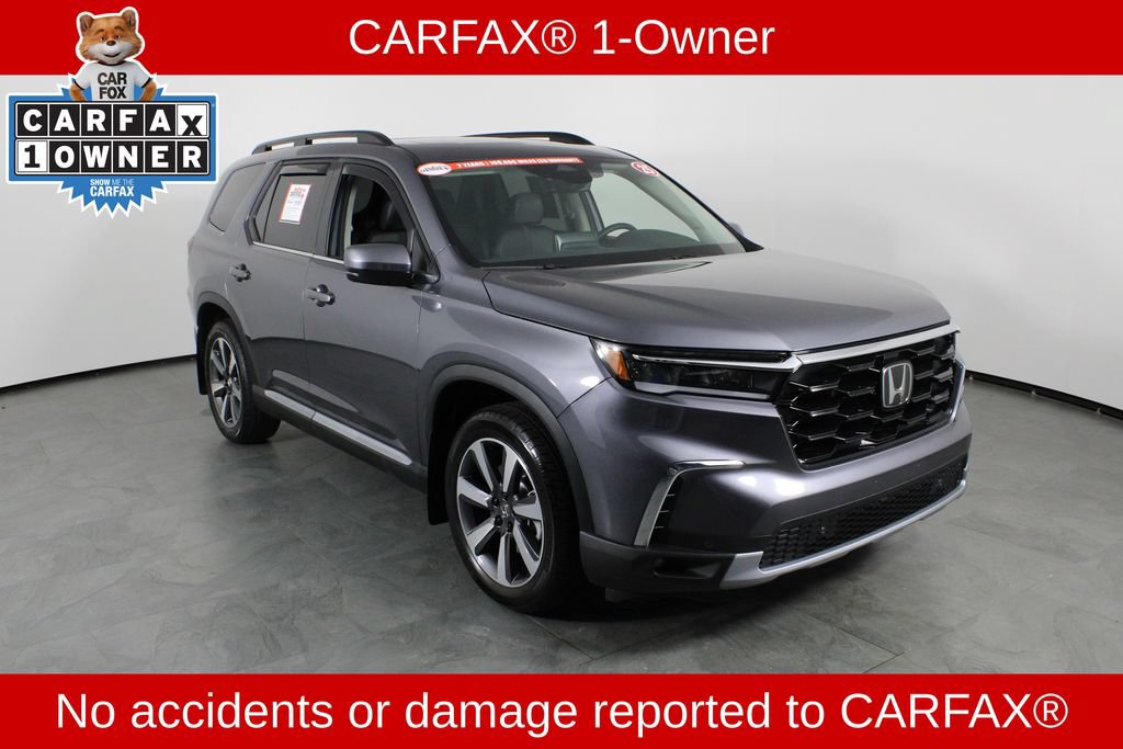 Used 2025 Honda Pilot Touring image 4