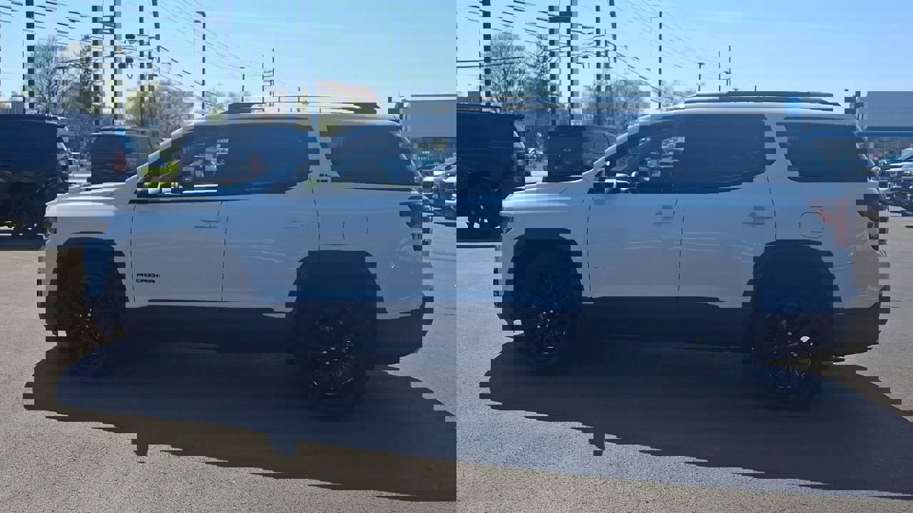 Certified 2023 GMC Acadia SLE w/ Driver Convenience Package image 8