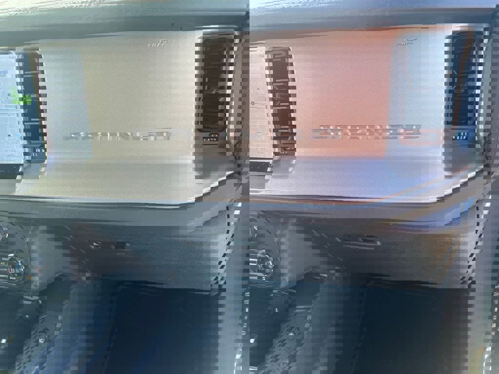 Used 2025 Ford Bronco Outer Banks image 28