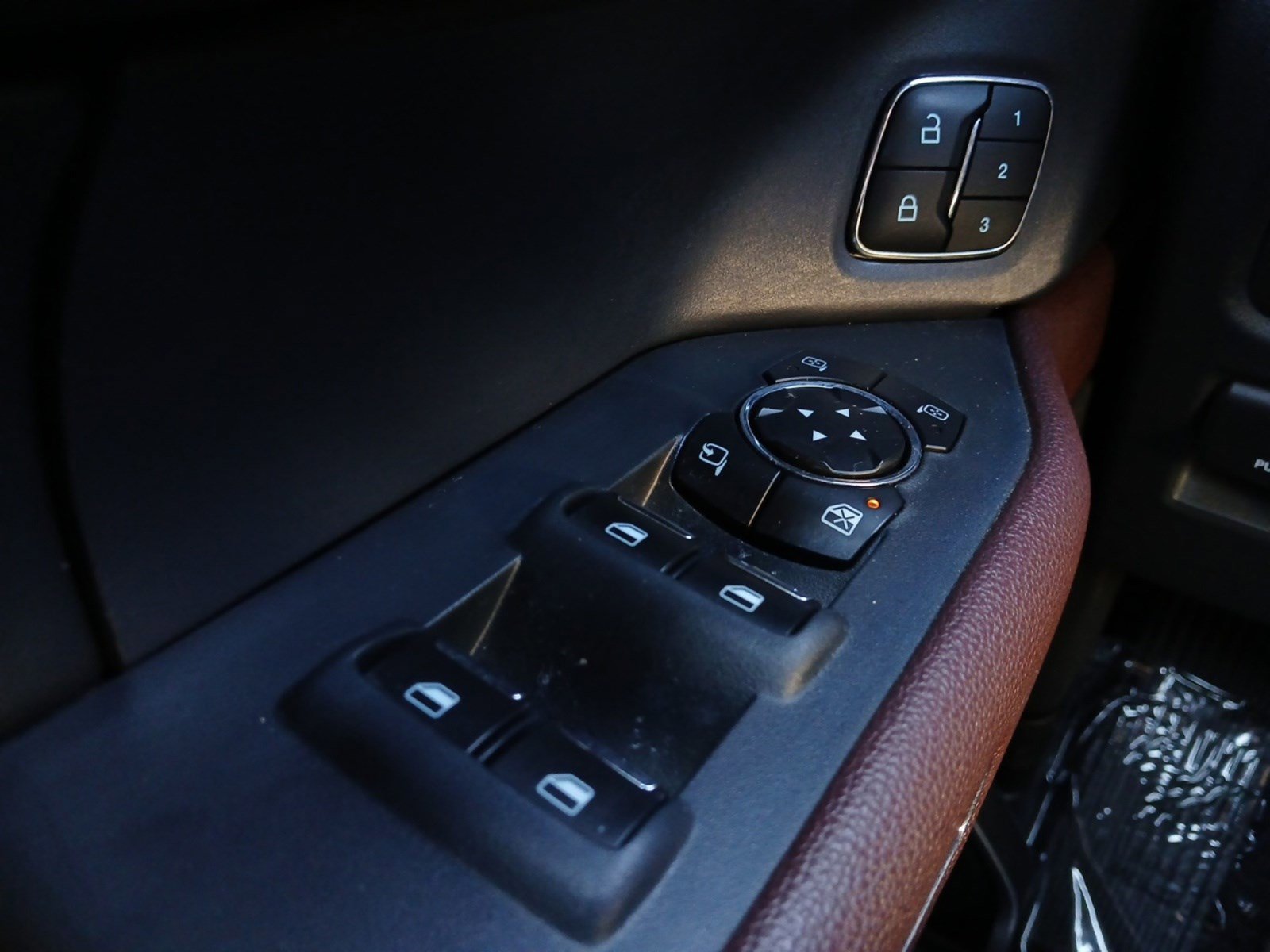 Used 2022 Ford Expedition Max Limited image 19