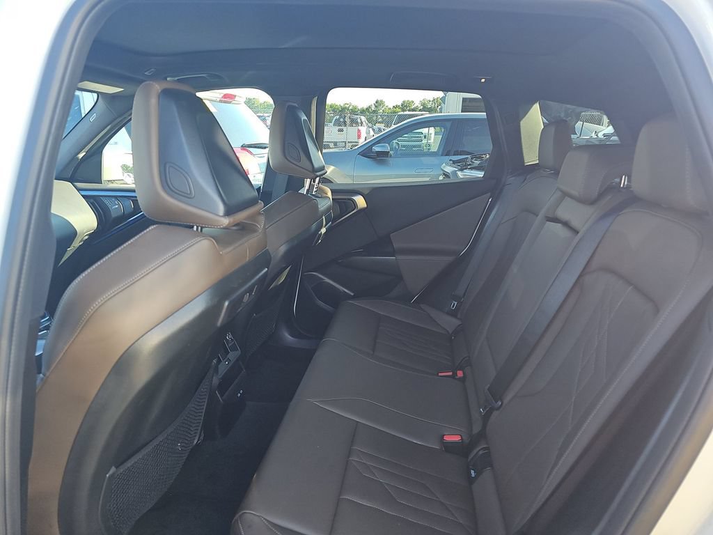 Used 2025 BMW X3 xDrive30i AWD/4WD image 3