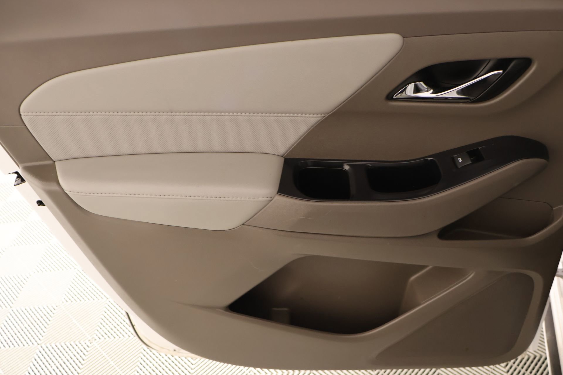 Used 2021 Chevrolet Traverse Premier w/ LPO, Floor Liner Package AWD/4WD image 20