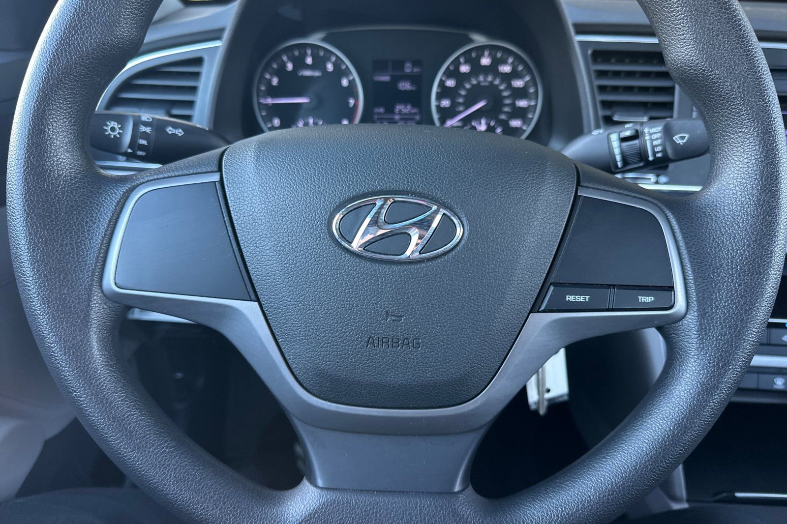 Used 2017 Hyundai Elantra SE w/ Cargo Package image 20