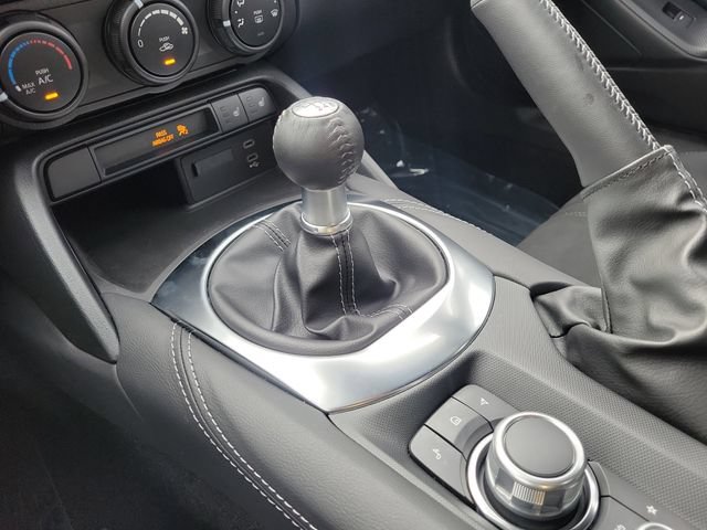 Certified 2025 MAZDA MX-5 Miata Club RWD image 25