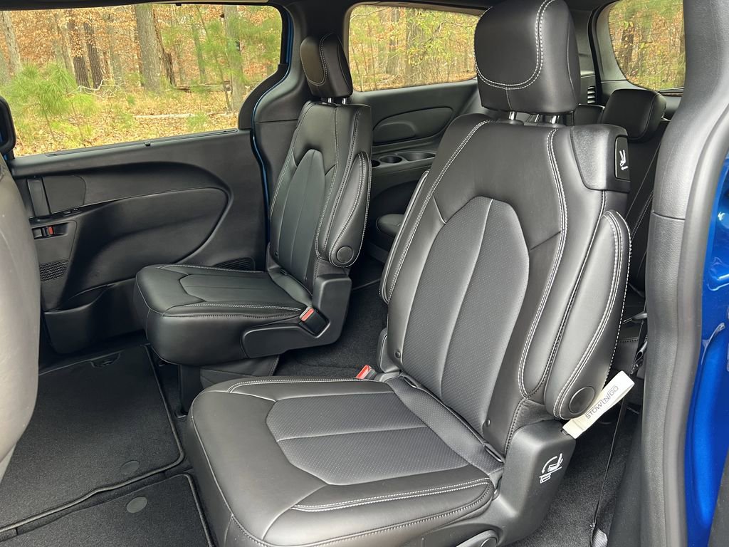 New 2026 Chrysler Pacifica Select image 16