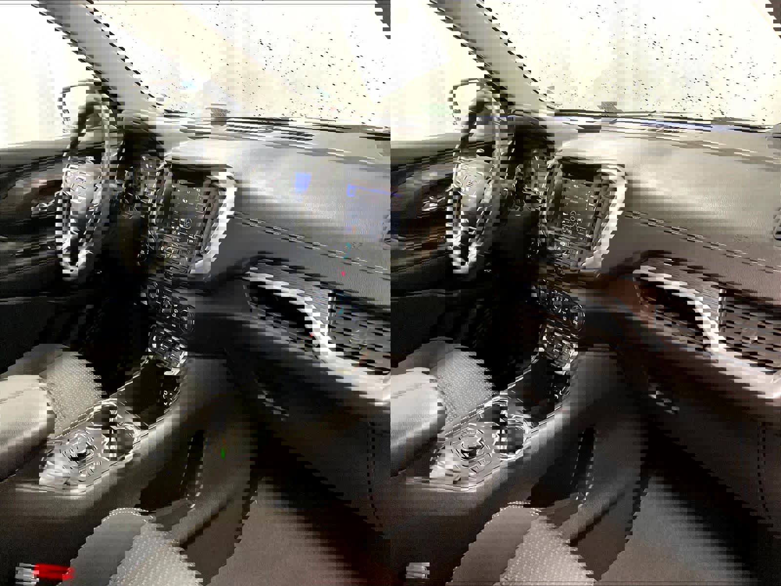 Used 2022 GMC Terrain SLE w/ Driver Convenience Package image 14