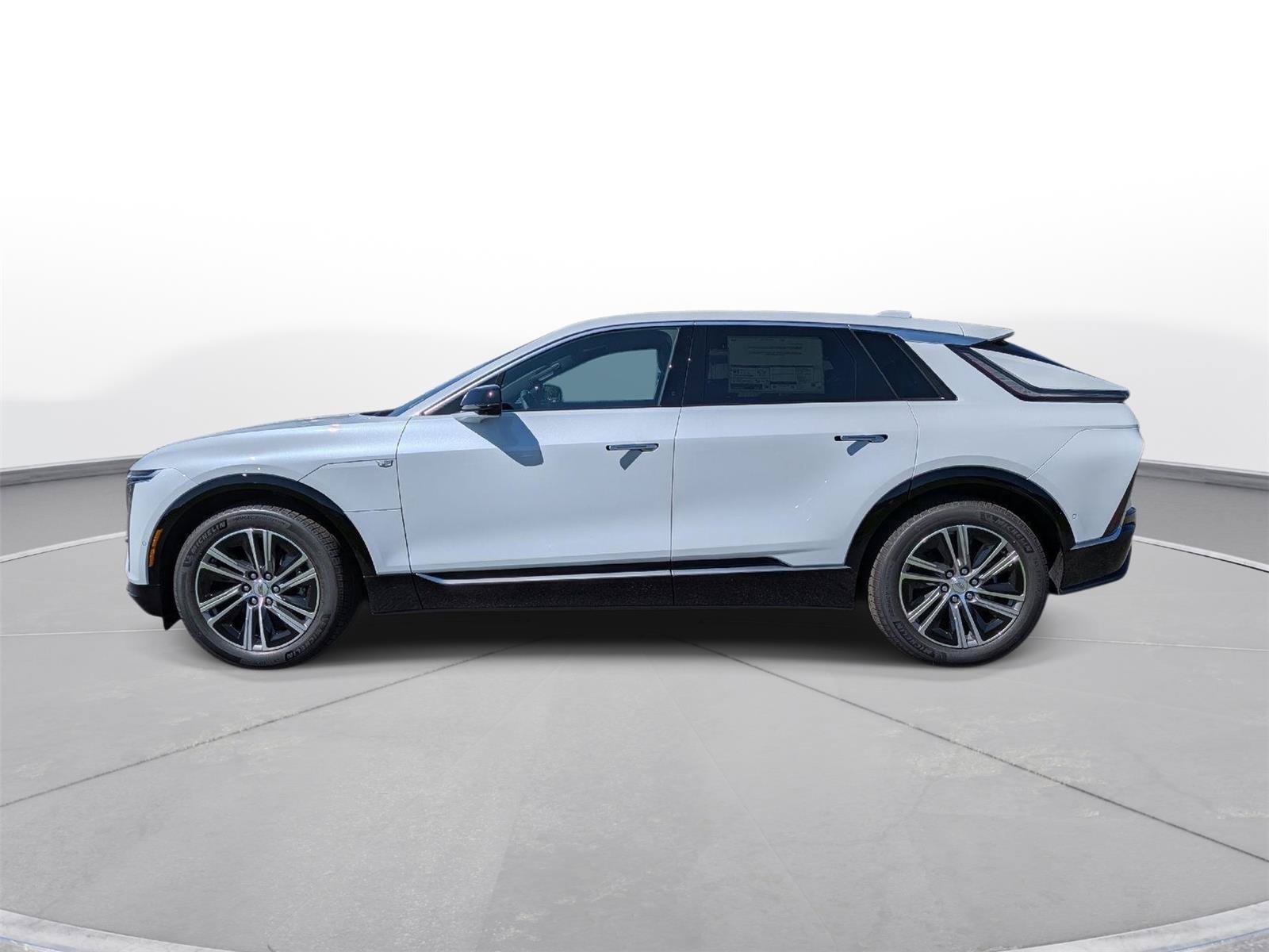 New 2027 Cadillac Lyriq Luxury AWD/4WD image 6