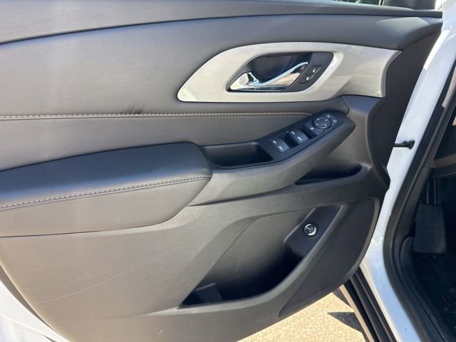 Used 2019 Chevrolet Traverse LT image 16
