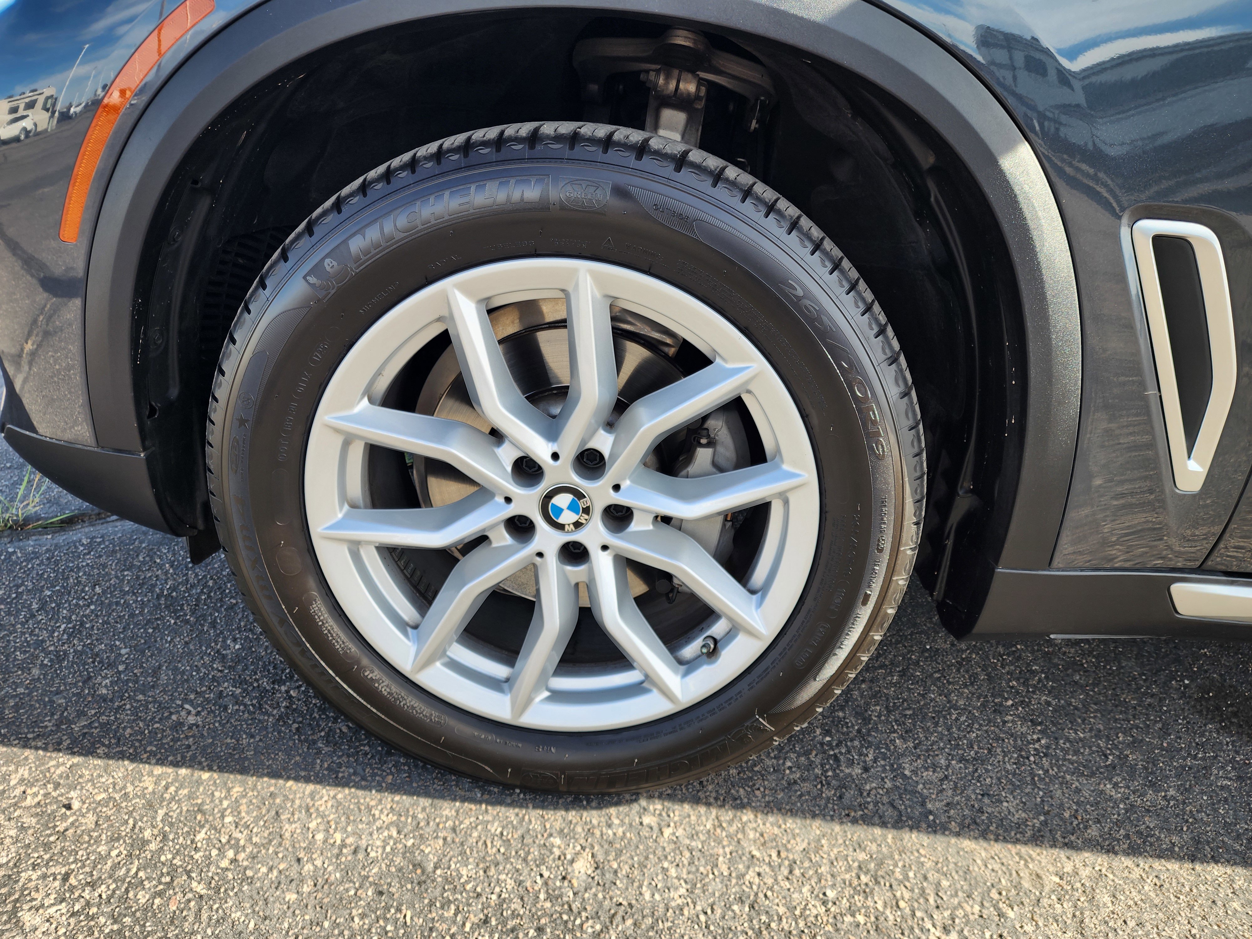 Used 2022 BMW X5 xDrive40i w/ Executive Package image 9