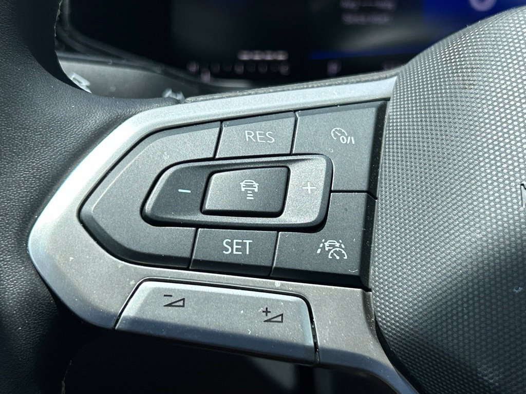 Certified 2025 Volkswagen Taos S FWD image 25