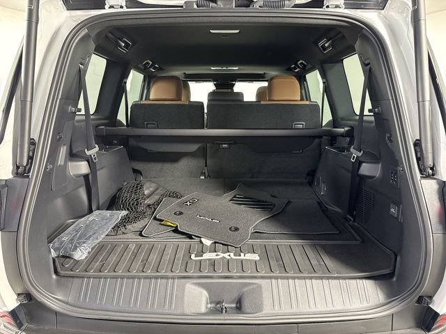 Used 2025 Lexus GX 550 w/ Cold Area Package image 36