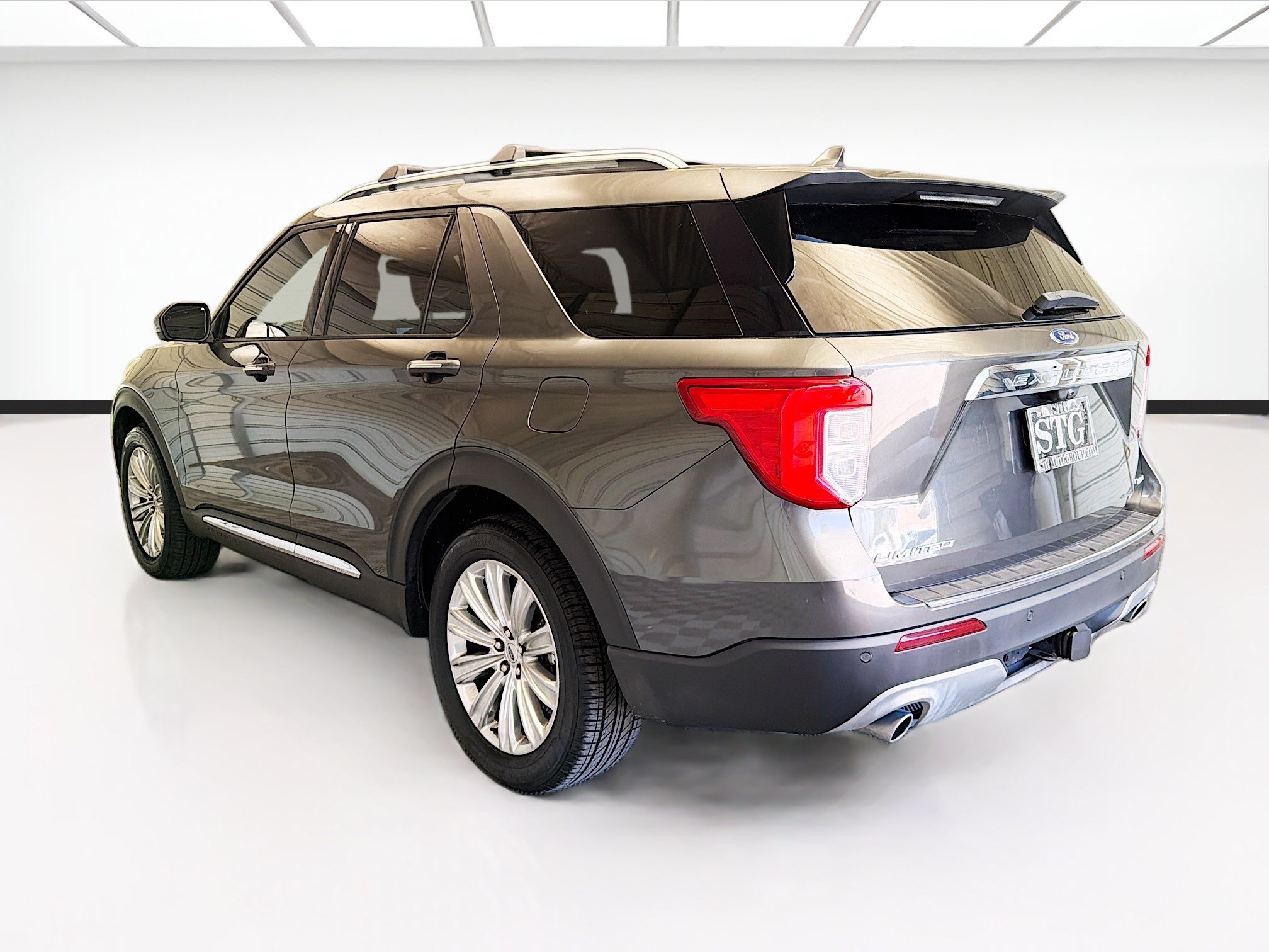 Used 2020 Ford Explorer Limited w/ Class III Trailer Tow Package AWD/4WD image 6