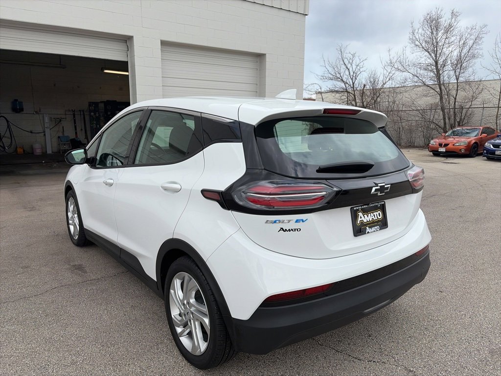 Used 2022 Chevrolet Bolt LT image 3